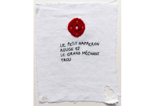 Le petit napperon rouge et le grand méchant trou